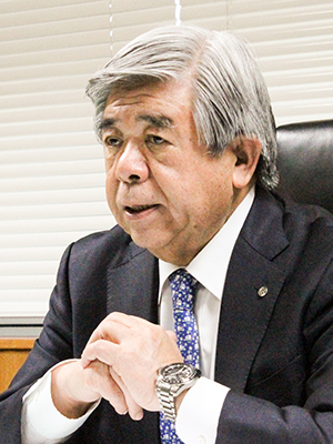 発言する棚野会長（オンライン出席）