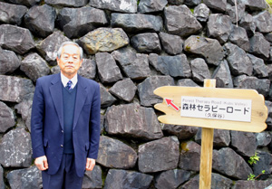 松原区長の下本さんの写真