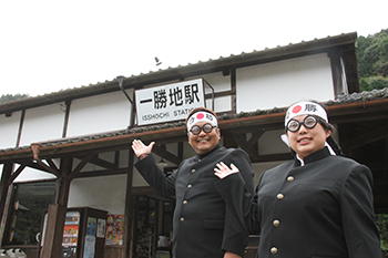 担当者が登場する必勝！合格祈願ノ旅PR写真