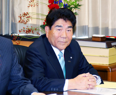 本会から藤原会長が出席