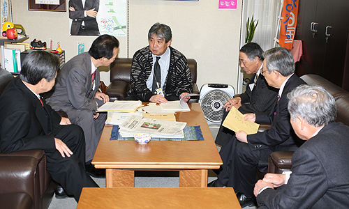 宮田年耕国土交通省道路局長の写真