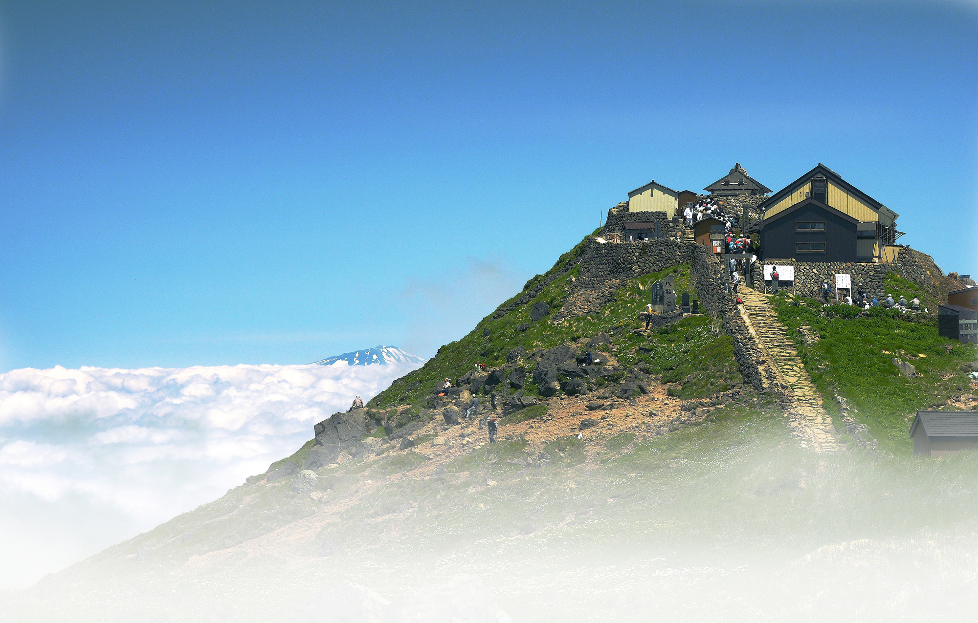 月山山頂