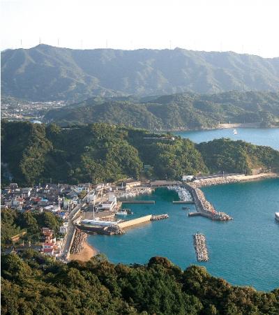 海と山